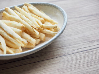 신선한 유기농 뿌리채소 더덕 
