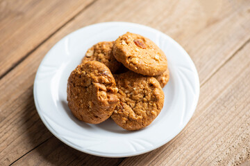 Cookies with dried currants and nuts, Chocolate cookies chocolate chip