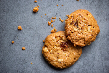 Cookies with dried currants and nuts, Chocolate cookies chocolate chip