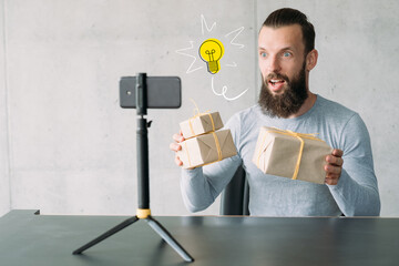 video marketing online product advertising vlogger