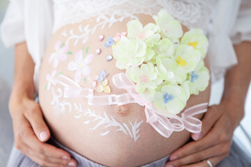 ベリーペイントを施したマタニティフォト