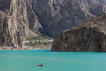 Turquoise water of mountain lake rocky shores. High quality photo
