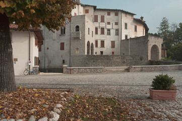 Valvasone, Pordenone. Piazza Castello in autunno