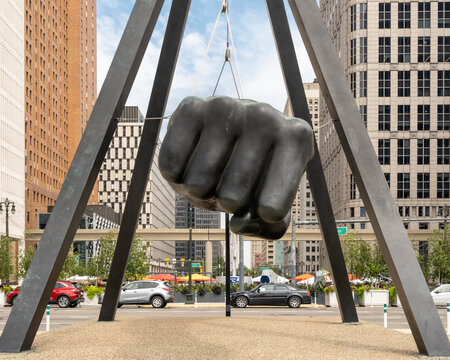 DETROIT, MI/USA - AUGUST 06, 2021: “The Fist”, A Monument To Boxer Joe Louis, In Hart Plaza, Detroit, Michigan.