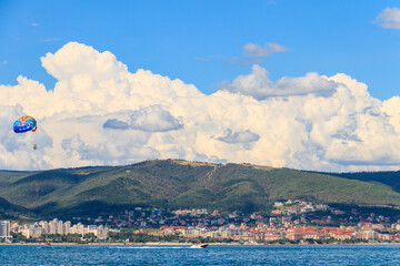 Fototapeta premium Parasailing on the Black sea in Sunny Beach, Bulgaria