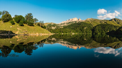 Obraz premium View on mountain lake MaralGol in Azerbaijan