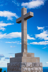クロアチア　ドゥブロヴニクのスルジ山の山頂にある十字架