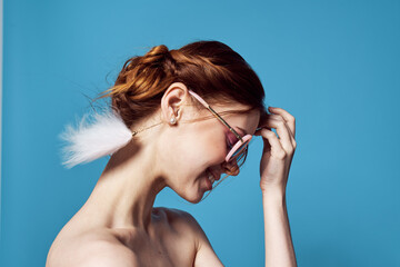 emotional woman wearing sunglasses fashion decoration posing close-up