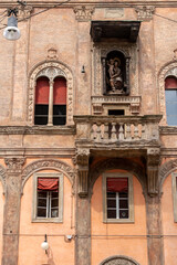 Fototapeta na wymiar The Palazzo degli Strazzaroli in central Bologna