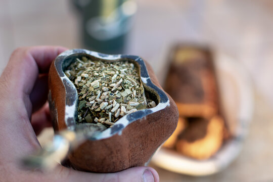 Drinking mate with pudding