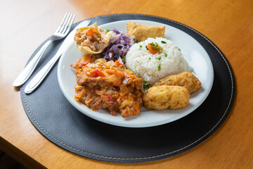 prato de gastronomia