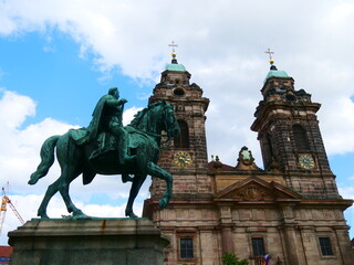 Nürnberg, Deutschland: Statue von Kaiser Wilhelm I vor der St. Egidienkirche
