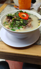 Tripe broth is the name of a universal dish that contains the guts of different animals, but in the case of the province of Chimborazo this dish essentially contains the head and legs of a sheep.