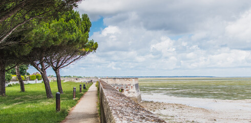 Fortification of the citadel of the Ch&acirc;teau d'Ol&eacute;ron