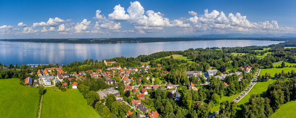Blick auf Bernried am Starnberger See, Bayern, Deutschland