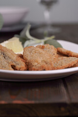 Piatto con pesce fritto