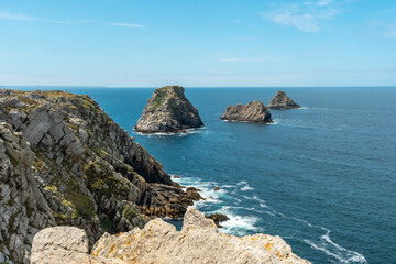 Fototapeta na wymiar Pen Hir Point on the Crozon Peninsula in French Brittany, the three famous islets of the peninsula, France