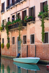 Fototapeta na wymiar colorful walls in beautiful city Venice in Italy