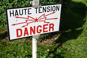 &eacute;lectricit&eacute; tension volt watt fil cable ampere coupure