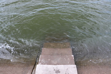 Wejście do wody po schodach - Jezioro Nyskie