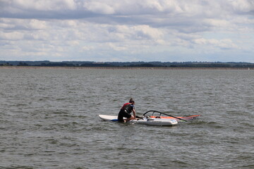 Windsurfing - nauka pływania na Jeziorze Nyskim - obrazy, fototapety, plakaty