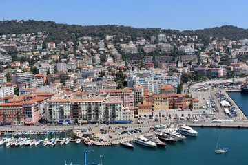 Fototapeta na wymiar Hafen und Yachthafen von Nizza, Frankreich