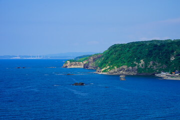 Fototapeta na wymiar 聖ヶ鼻から日本海の海岸線（地層）