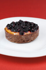 shortbread tartlet stuffed with fresh currant