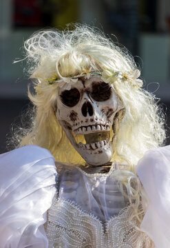 woman skull wedding dress