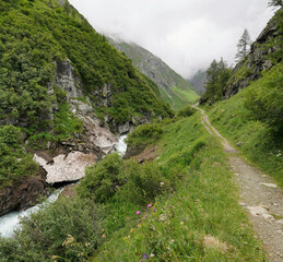 Iseltrail Hochgebirgs-Etappe: Flusswandern in Osttirol mit Clarahütte von Prägraten