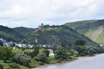 Kobern-Gondorf mit Niederburg und Mathiaskapelle