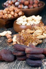 Fototapeta premium dried sweet figs and other nuts and dried fruits