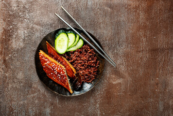 eel with brown rice