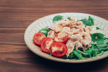 豚しゃぶしゃぶサラダ