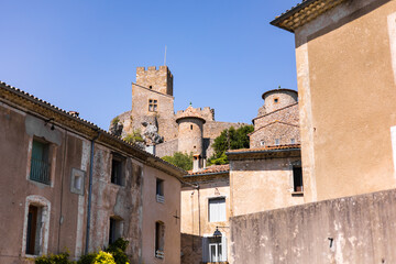 Fototapeta na wymiar Château de Baulx à Saint-Jean-de-Buèges au pied du Massif de la Séranne (Occitanie, France)