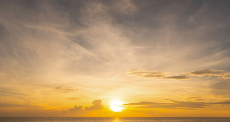 Fototapeta premium sunset over the sea