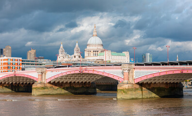 Fototapeta premium Dramatic sky over St Paul's Cathedral - London, UK