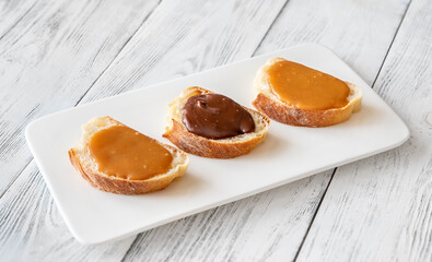 Sandwiches with different types of caramel