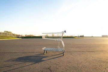 the empty shopping cart outside as th symbol of crisis and bad economy