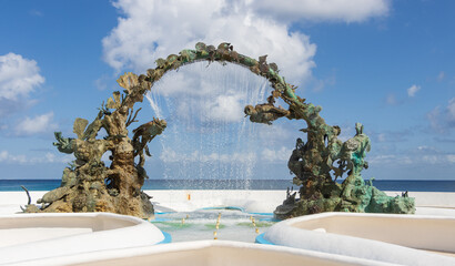 Primer plano del monumento a los Arrecifes de Coral en Cozumel. Quintana Roo, México.
