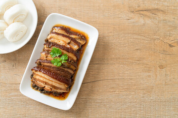 Steam Belly Pork With Swatow Mustard Cubbage Recipes or Mei Cai Kou Rou