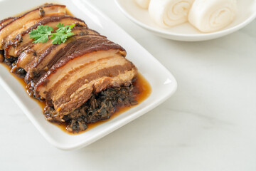 Steam Belly Pork With Swatow Mustard Cubbage Recipes or Mei Cai Kou Rou