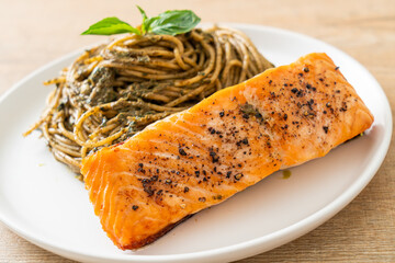 pesto spaghetti pasta with grilled salmon