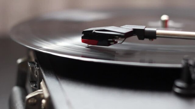 tocadiscos en funcionamiento