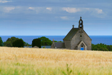 Kościół i zboże © Witold