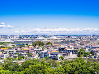青空が広がる郊外の住宅地　東京