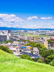 Obraz premium 青空が広がる郊外の住宅地 東京