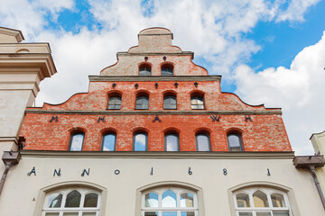 Wismar Altstadt, denkmalgeschützte Fassade eines historischen Speicherhauses in der Scheuerstrasse