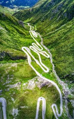 Der alte Tremola-Pass aus der Luft betrachtet, Schweiz (August 2021) - obrazy, fototapety, plakaty