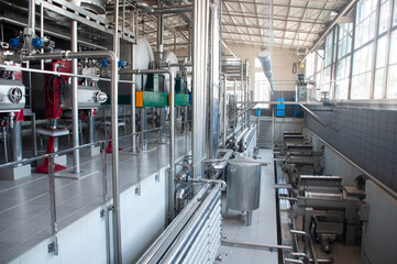 Equipment for the production of wine. Fermentation, crimping, processing